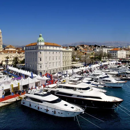 Otel City Old Town Collection 4*